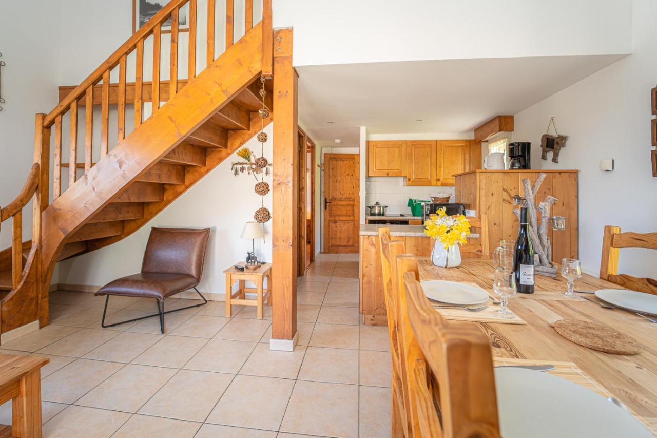 Village De Gites Les Chalets De L'Aubrac Aumont-Aubrac Buitenkant foto
