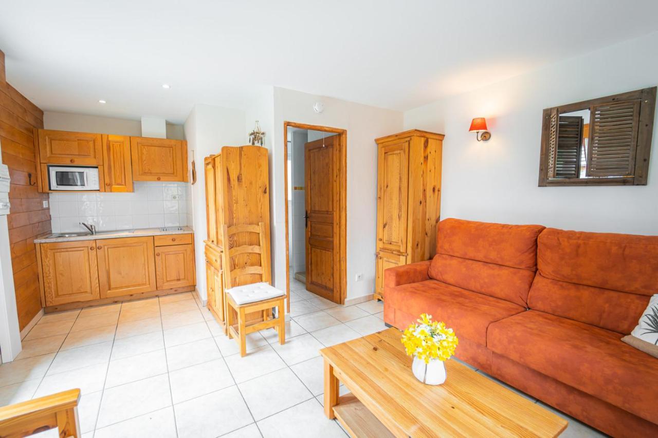 Village De Gites Les Chalets De L'Aubrac Aumont-Aubrac Buitenkant foto